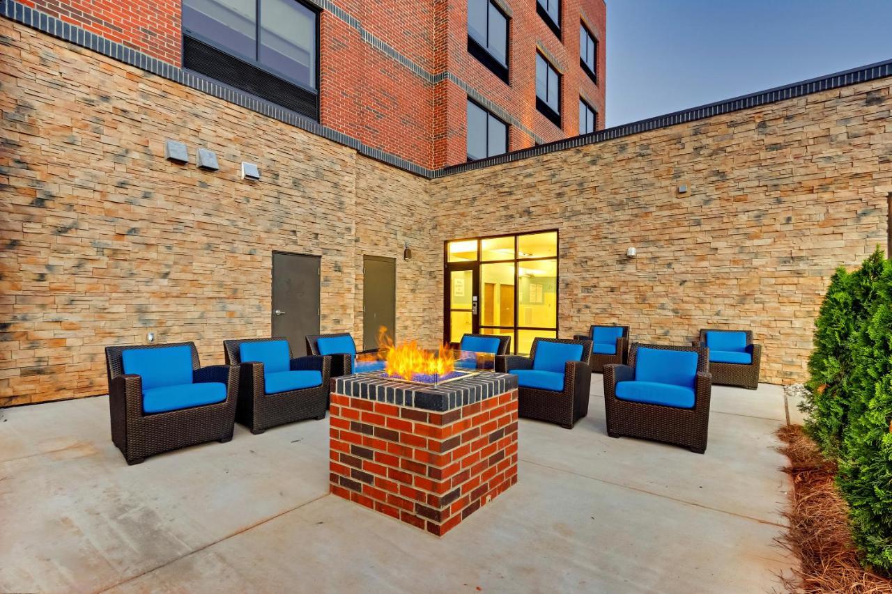 Holiday Inn Express & Suites - Winston - Salem Sw - Clemmons By Ihg Luaran gambar